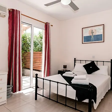 Апартаменты Constantia Gardens Пафос