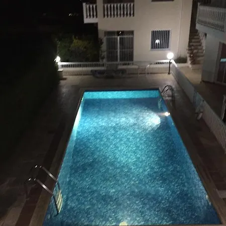 Апартаменты Constantia Gardens