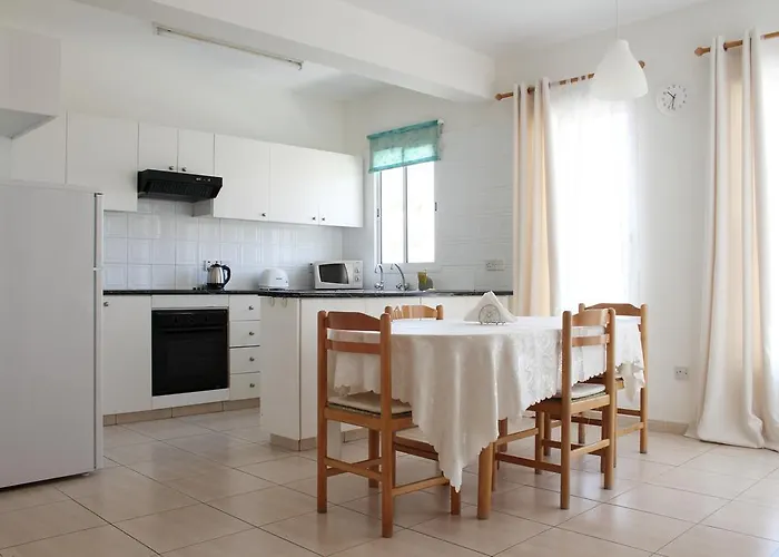 Constantia Gardens * Paphos